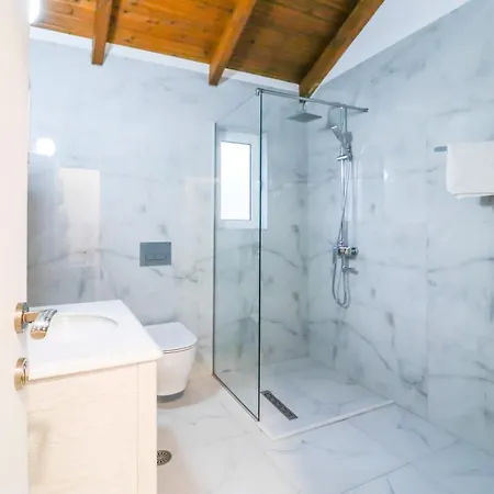 Lido Apartment Himare