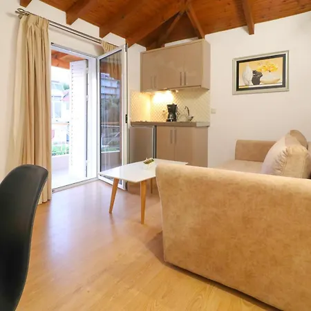 Apartment Lido Himare